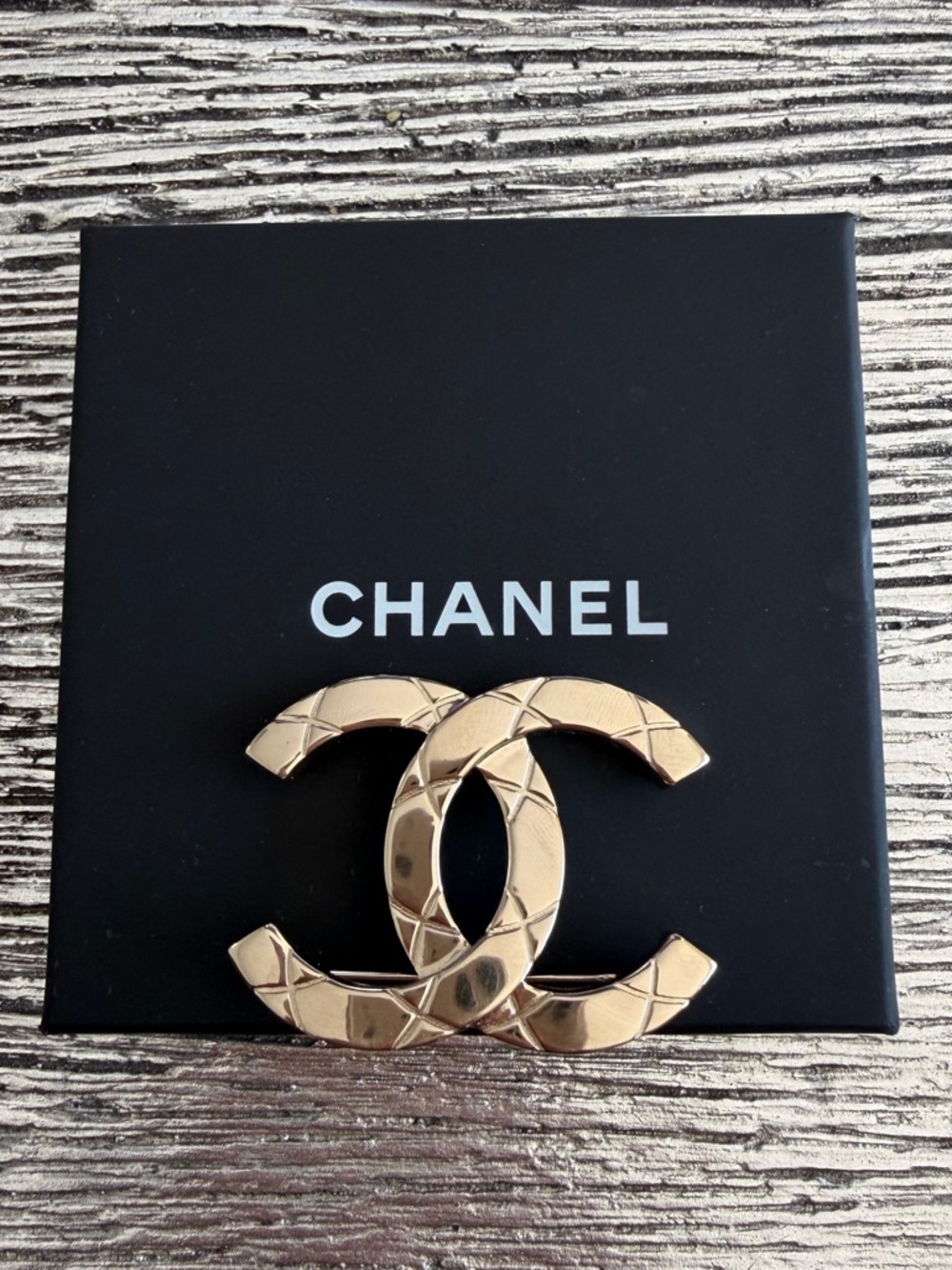 CHANEL Gold Quilted CC Logo Pin